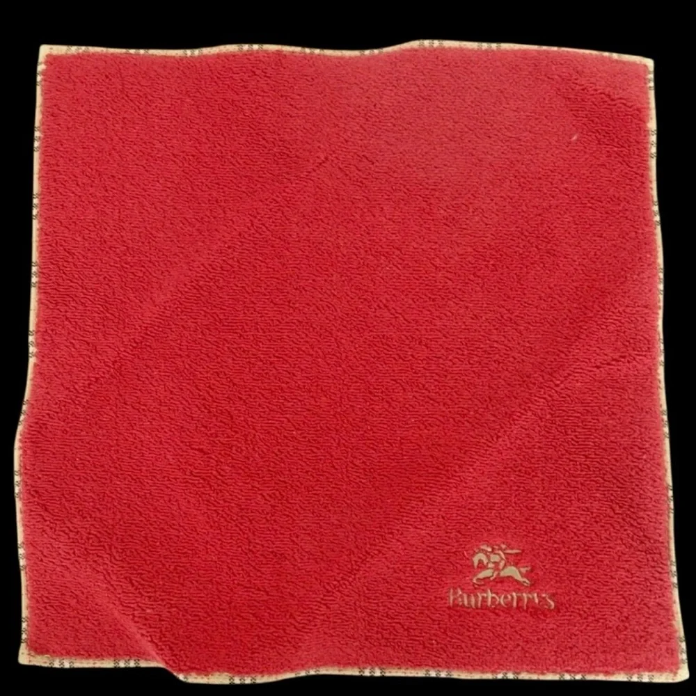 2-Pc Burberrys Set: Towel & Toiletry Pouch 😍🔥